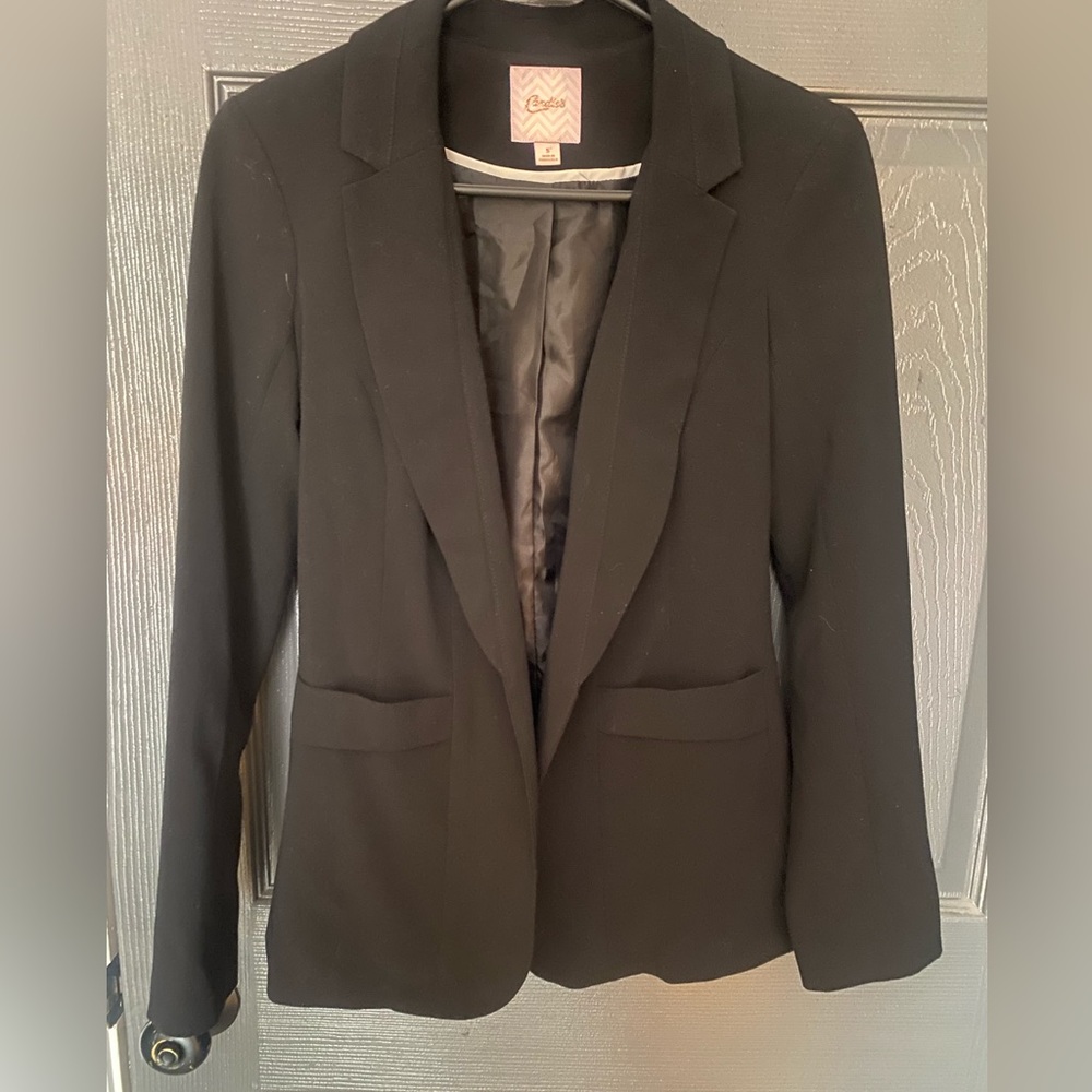 Black fitted blazer
